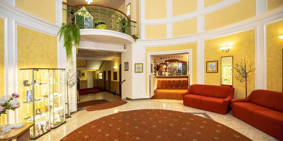 Hotel Flora Маріанські Лазні Екстер'єр фото