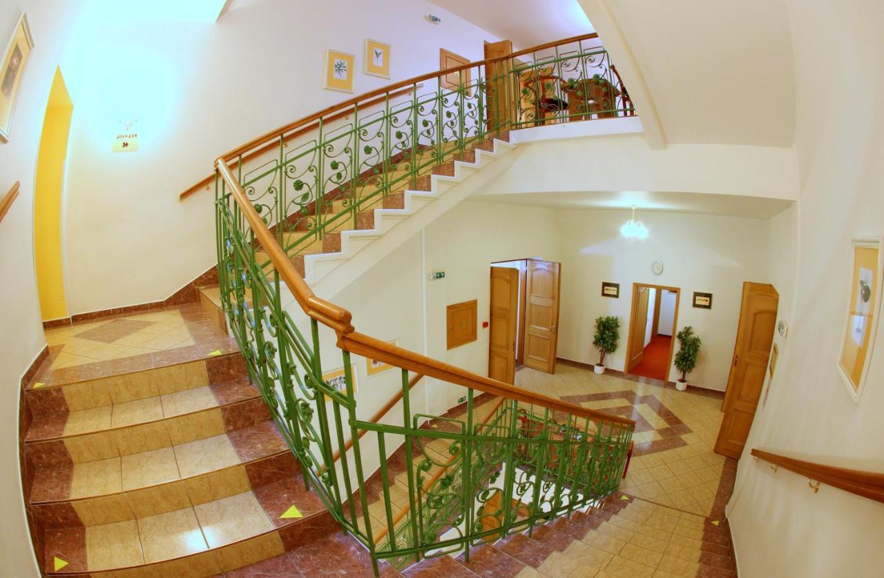 Hotel Flora Маріанські Лазні Екстер'єр фото